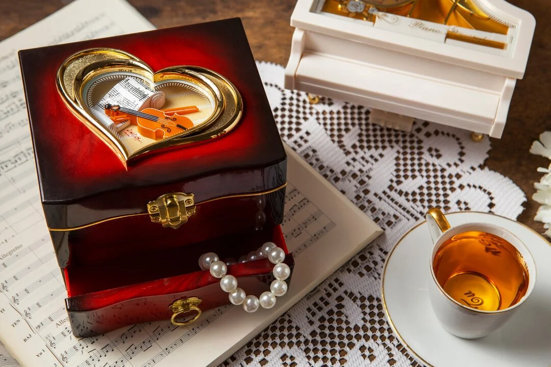 Bespoke Handcrafted Wooden Couple Keepsake Chest with Custom Engraved Plaque