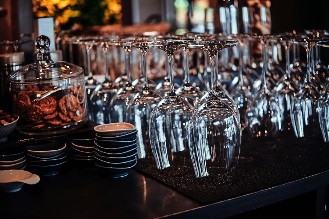 Hand-cut Lead-free Crystal Decanter and Tumblers Connoisseur Barware Suite